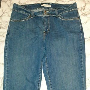 Ladies cropped jeans by LEVI Strauss in size 14
